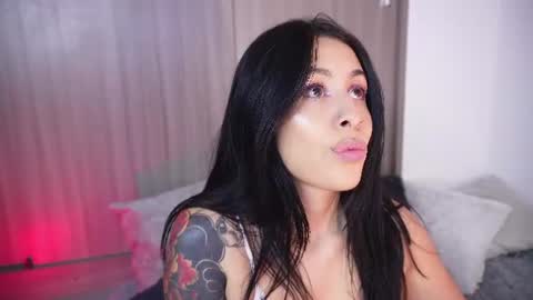 Sophiie online show from 10, 8, 2026