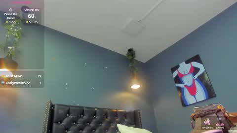 Snapshot of sophiietaylor_ chatting on 3, 10, 2025 Sophie Taylor online show from 3, 10, 2025