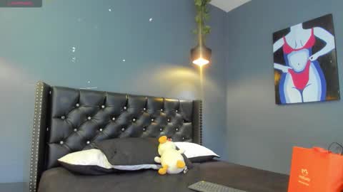 Snapshot of sophiietaylor_ chatting on 19, 11, 2025 Sophie Taylor online show from 19, 11, 2025