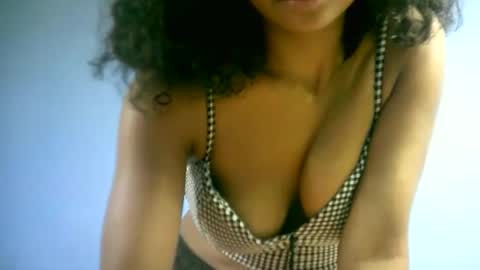 sourayaa online show from 17, 4, 2026