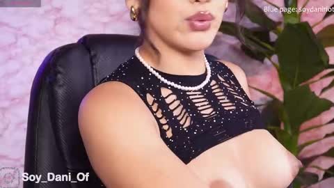 Snapshot of soy_daniela1 chatting on 26, 11, 2025 Daniela online show from 26, 11, 2025