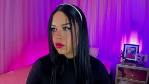      25  online show from 30, 1, 2025