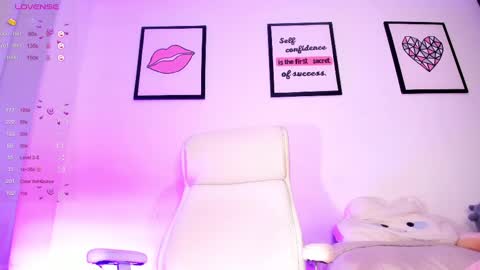 Juliana online show from 5, 3, 2025