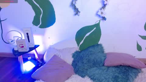      online show from 5, 2, 2025