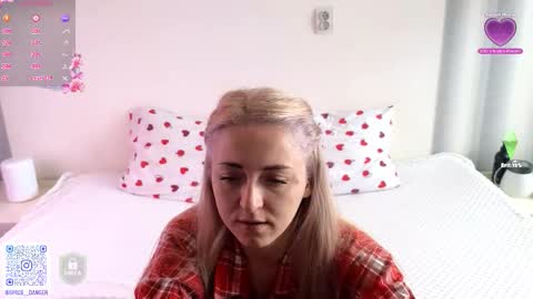 Snapshot of space_danger chatting on 1, 10, 2025 space danger online show from 1, 10, 2025