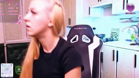 Snapshot of space_danger chatting on 12, 10, 2025 space danger online show from 12, 10, 2025