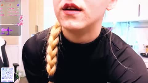 Snapshot of space_danger chatting on 17, 10, 2025 space danger online show from 17, 10, 2025