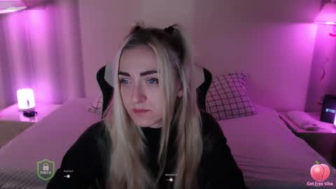 Snapshot of space_danger chatting on 1, 12, 2025 space danger online show from 1, 12, 2025