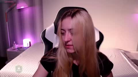 Snapshot of space_danger chatting on 15, 12, 2025 space danger online show from 15, 12, 2025