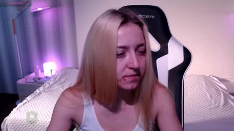 Snapshot of space_danger chatting on 17, 12, 2025 space danger online show from 17, 12, 2025