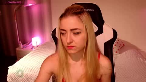 Snapshot of space_danger chatting on 22, 12, 2025 space danger online show from 22, 12, 2025