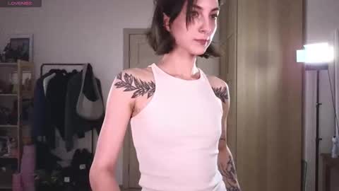 Snapshot of space_x_roxy chatting on 8, 10, 2025 Roxy online show from 8, 10, 2025