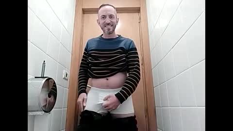 Snapshot of spanishharddick chatting on 25, 9, 2025 Manu online show from 25, 9, 2025