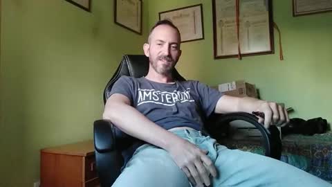 Snapshot of spanishharddick chatting on 14, 10, 2025 Manu online show from 14, 10, 2025