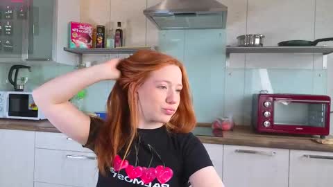 Snapshot of sparky_fox chatting on 11, 5, 2026 Nika online show from 11, 5, 2026