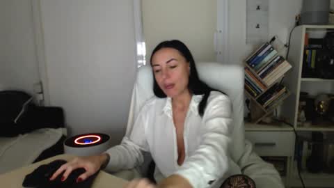 Carla online show from 19, 10, 2025