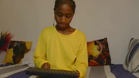 Snapshot of spicy_angels chatting on 2, 12, 2025 Quinter Cheeky online show from 2, 12, 2025