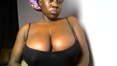 Snapshot of spicy_cherrie chatting on 3, 4, 2026 cherrie online show from 3, 4, 2026