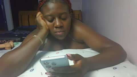 Snapshot of spicy_cherrie chatting on 15, 4, 2026 cherrie online show from 15, 4, 2026