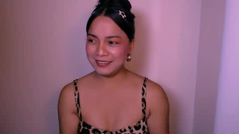 spicyhotchicks online show from 22, 4, 2026