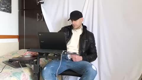 Snapshot of spider_0090 chatting on 7, 2, 2025 Marco. When Im offline you can view premium content in bio online show from 7, 2, 2025