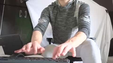 Snapshot of spider_0090 chatting on 15, 10, 2025 Marco. When Im offline you can view premium content in bio online show from 15, 10, 2025