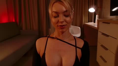 Elizabeth online show from 1, 12, 2024