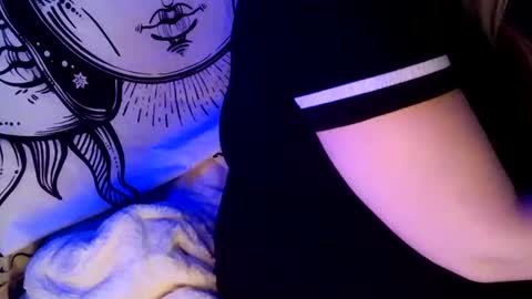 Vanessa Spade online show from 16, 11, 2025