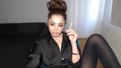 Doll online show from 10, 3, 2025