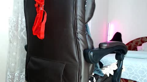 Tips are the best compliment to a woman online show from 14, 2, 2026