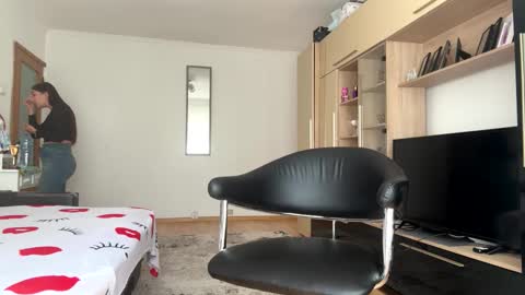 My name is Maya Lush is activeThere are legends that in this room all your wishes can come true  Private is Open online show from 25, 4, 2026