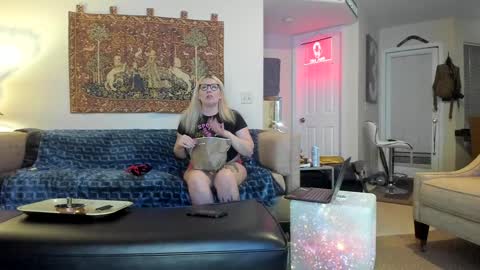 Roxy Day  Mossimo Knight online show from 23, 12, 2024