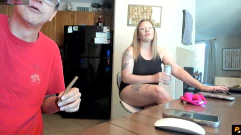 Roxy Day  Mossimo Knight online show from 8, 5, 2026