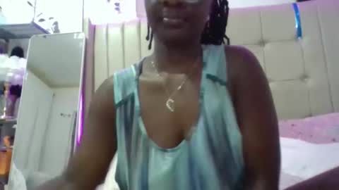 Snapshot of squirtbabey chatting on 27, 5, 2026 Juicy online show from 27, 5, 2026