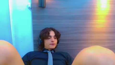 ethan online show from 22, 4, 2026