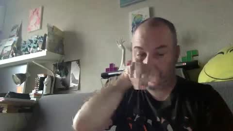 Snapshot of srekos38 chatting on 23, 12, 2024 srekos38 online show from 23, 12, 2024