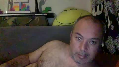 Snapshot of srekos38 chatting on 5, 1, 2025 srekos38 online show from 5, 1, 2025