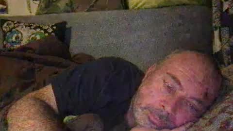 Snapshot of srekos38 chatting on 12, 10, 2025 srekos38 online show from 12, 10, 2025