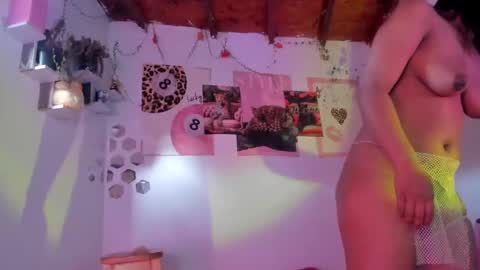 Snapshot of srsexy98 chatting on 17, 10, 2025 srsexy98 online show from 17, 10, 2025