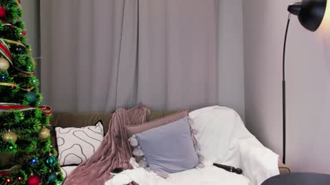 Snapshot of ssashagarter chatting on 25, 12, 2024 Alexandra online show from 25, 12, 2024