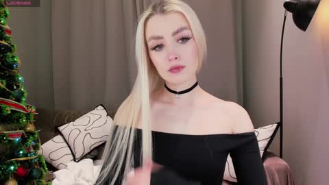 Snapshot of ssashagarter chatting on 14, 1, 2025 Alexandra online show from 14, 1, 2025