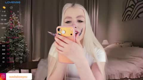 Snapshot of ssashagarter chatting on 21, 12, 2025 Alexandra online show from 21, 12, 2025