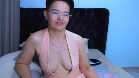 staceydarling online show from 2, 6, 2026