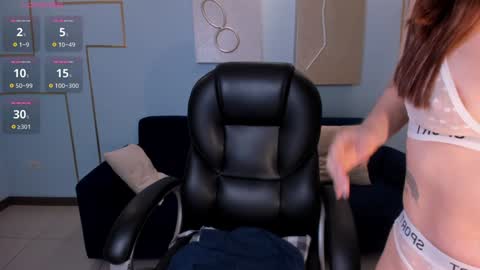 Snapshot of staceywood_ chatting on 13, 12, 2024 Stacy Woods online show from 13, 12, 2024