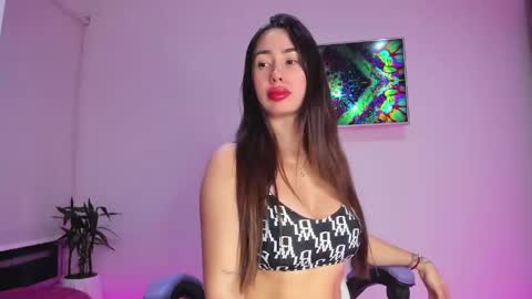 TWstacymalibu110 online show from 28, 4, 2026