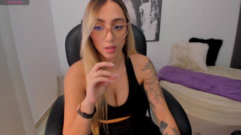 Stacy Conner online show from 2, 1, 2025