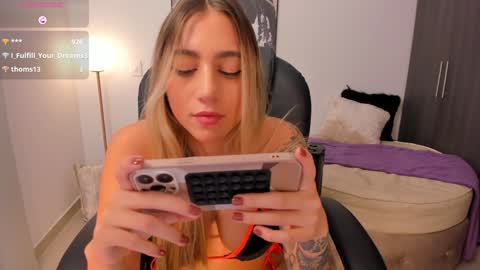 Stacy Conner online show from 28, 1, 2025