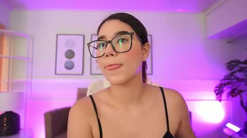 Snapshot of stacycooper_ chatting on 6, 7, 2026 stacycooper_ online show from 6, 7, 2026