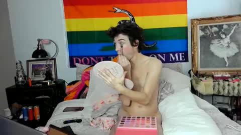 Audrey Belrose online show from 3, 2, 2025