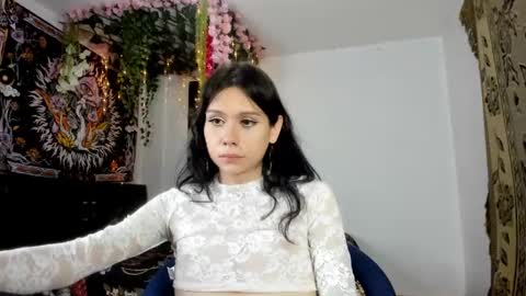 starmoonly online show from 2, 3, 2025